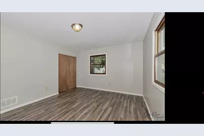 2923 Ezra Avenue N, Zion, IL 60099 - Photo 13