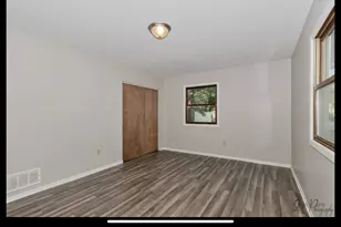 2923 Ezra Ave N, Zion, IL 60099 - Photo 13