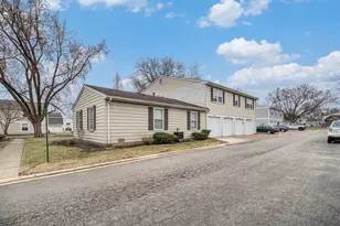 337 Mallard Ct, Vernon Hills, IL 60061 - Photo 1