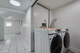 400 S 1st Ave, Maywood, IL 60153 - Photo 21