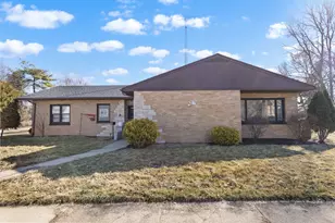 900 Whitney Blvd, Belvidere, IL 61008 - Photo 1