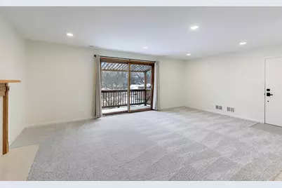 1209 E Davis Street E #3, Arlington Heights, IL 60005 - Photo 5