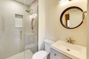 1209 E Davis Street E, Arlington Heights, IL 60005 - Photo 15