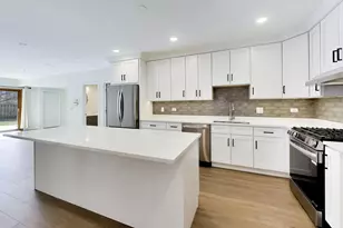 1209 E Davis Street E, Arlington Heights, IL 60005 - Photo 3