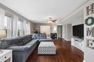 2401 Red Oak Ct, Plainfield, IL 60586 - Photo 5