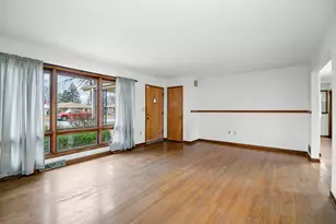 750 Bishop Ct, Bradley, IL 60915 - Photo 3