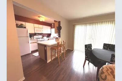 2038 College Green Drive, Elgin, IL 60123 - Photo 7