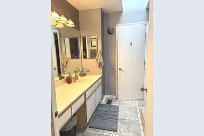 2038 College Green Drive, Elgin, IL 60123 - Photo 15