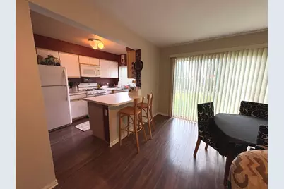 2038 College Green Drive, Elgin, IL 60123 - Photo 3