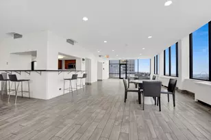 222 E Pearson St, Chicago, IL 60611 - Photo 17