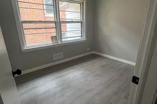 9800 S 51st Ave, Oak Lawn, IL 60453 - Photo 3