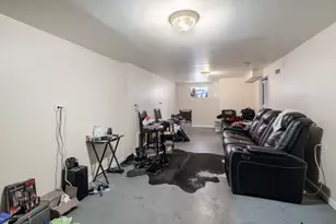 12416 S Princeton Ave, Chicago, IL 60628 - Photo 15