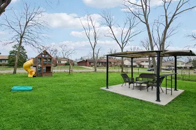1625 Dennison Road, Hoffman Estates, IL 60169 - Photo 35