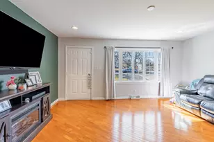 1103 Elgin Ave, Joliet, IL 60432 - Photo 5