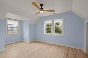 2718 W 96th Pl, Evergreen Park, IL 60805 - Photo 9