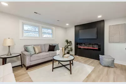 9132 Lincolnwood Drive, Evanston, IL 60203 - Photo 15