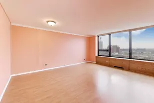 3930 N Pine Grove Ave, Chicago, IL 60613 - Photo 9