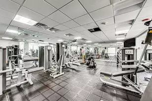 3930 N Pine Grove Ave, Chicago, IL 60613 - Photo 23