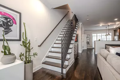 3024 W Newport Avenue, Chicago, IL 60618 - Photo 17