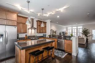 3024 W Newport Ave, Chicago, IL 60618 - Photo 7
