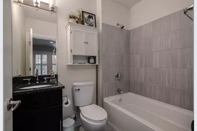 3024 W Newport Avenue, Chicago, IL 60618 - Photo 31