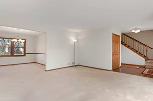 92 Foxboro Ln, Gurnee, IL 60031 - Photo 3