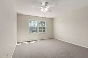 92 Foxboro Ln, Gurnee, IL 60031 - Photo 23