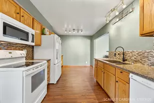 125 Monterey Dr, Bolingbrook, IL 60440 - Photo 5