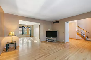 2051 Carlisle St, Algonquin, IL 60102 - Photo 5