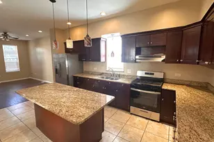 10710 S Green Bay Ave, Chicago, IL 60617 - Photo 7