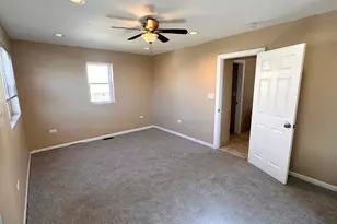 10710 S Green Bay Ave, Chicago, IL 60617 - Photo 11