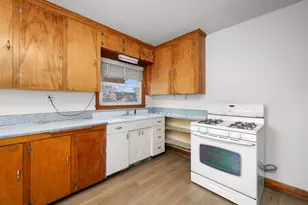 3049 38th St, Rock Island, IL 61201 - Photo 7