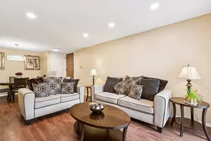 1565 Raymond Dr, Naperville, IL 60563 - Photo 7