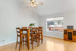 2013 Lyndhurst Ln, Aurora, IL 60503 - Photo 9