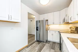 70 W Huron St, Chicago, IL 60654 - Photo 13