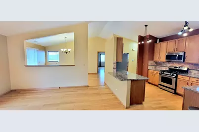 345 Thornwood Way #D, South Elgin, IL 60177 - Photo 3