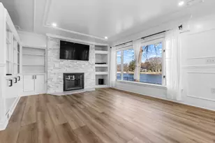 8239 Beach Dr, Rockford, IL 61103 - Photo 9