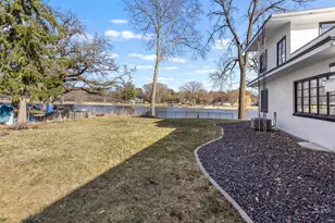 8239 Beach Dr, Rockford, IL 61103 - Photo 19