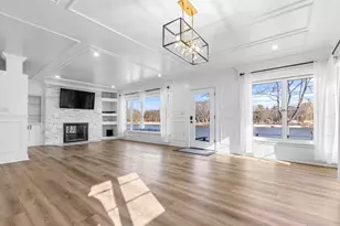 8239 Beach Dr, Rockford, IL 61103 - Photo 11