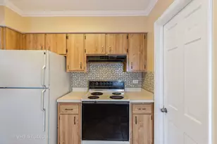 4037 Trafalgar Ln, Oak Lawn, IL 60453 - Photo 9