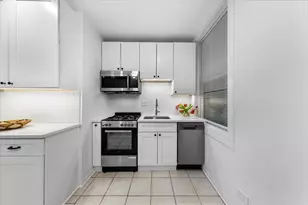 3640 N Pine Grove Ave, Chicago, IL 60613 - Photo 11