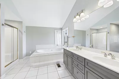 209 Mooregate Trail, Hawthorn Woods, IL 60047 - Photo 17