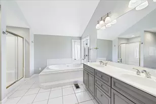 209 Mooregate Trail, Hawthorn Woods, IL 60047 - Photo 17