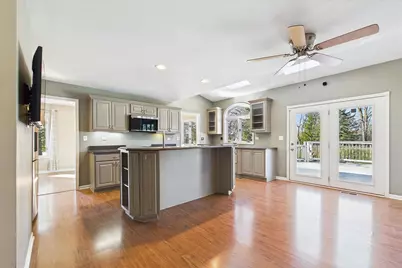 209 Mooregate Trail, Hawthorn Woods, IL 60047 - Photo 7