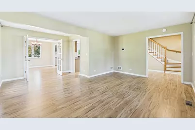 209 Mooregate Trail, Hawthorn Woods, IL 60047 - Photo 3