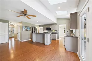 209 Mooregate Trail, Hawthorn Woods, IL 60047 - Photo 9