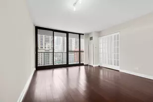 10 E Ontario St, Chicago, IL 60611 - Photo 3