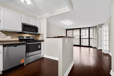 10 E Ontario Street #1004, Chicago, IL 60611 - Photo 9