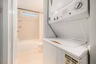 218 Mayfield Dr, Streamwood, IL 60107 - Photo 9