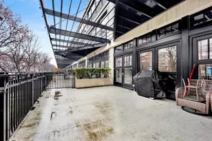 1071 W 15th St, Chicago, IL 60608 - Photo 17